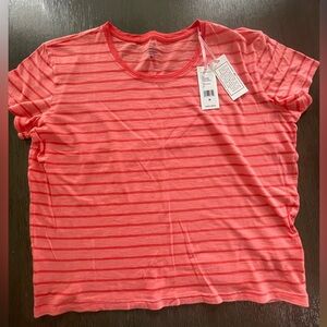 NWT Women’s vineyard vines Papaya Punch (coral)  surf tee Size Medium